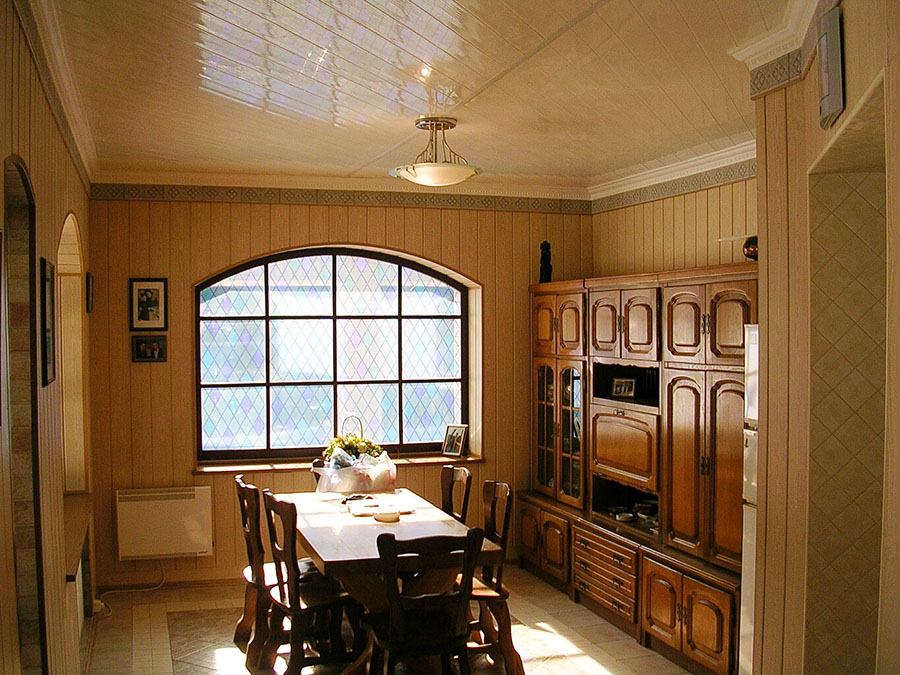 Photo Description Text